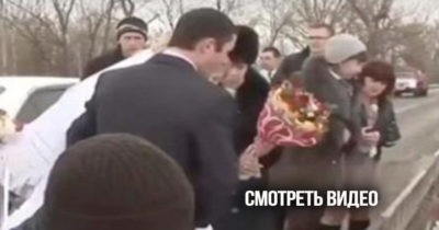 Невеста бросила букет в реку. Через секунду гости кричали от ужаса, увидев ЭТО!